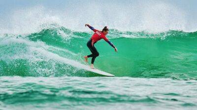 Kelly Slater - Una mujer trans gana por primera vez una competición de surf - en.as.com - Australia