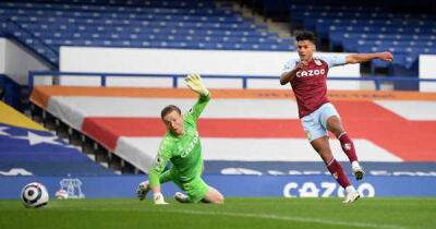 Steven Gerrard - Philippe Coutinho - Ollie Watkins - Matty Cash - Footage: VAR appears to miss huge Aston Villa incident - opinion - msn.com - Manchester - Brazil