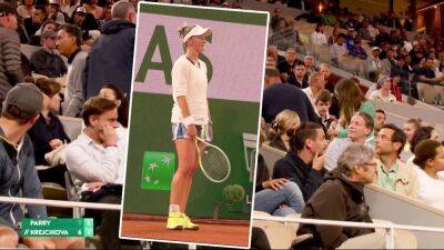 Barbora Krejcikova - Diane Parry - 'Absolutely ludicrous decision' - Unpopular rule causes big fan disruption during match at French Open - eurosport.com - France - Australia - Czech Republic