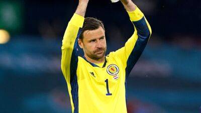 Hibernian sign 37-year-old Scotland goalkeeper David Marshall