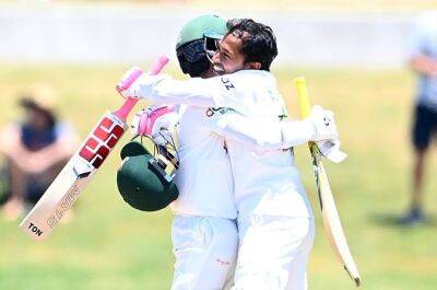 Liton, Mushfiqur slam centuries to put pressure back on Sri Lanka - news24.com - Sri Lanka - Bangladesh - county Russell