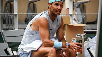 Roland Garros - Amelie Mauresmo - Nadal alinea bidones en lugar de botellas de plástico - en.as.com