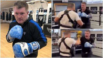 Ricky Hatton - Ricky Hatton boxing return: Hitman looks in great shape in new training footage - givemesport.com - Manchester
