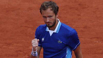 Daniil Medvedev eases into second round of French Open with win over injury-hit Facundo Bagnis
