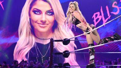 Alexa Bliss' perfect response to fan's criticism of WWE presentation