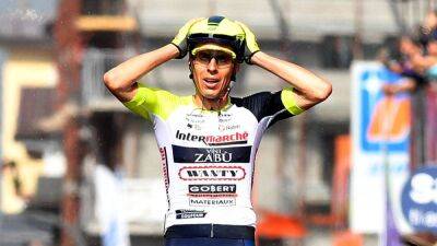 Jan Hirt gana la decimosexta etapa del Giro