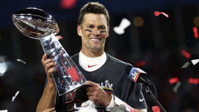 Tom Brady - Rob Gronkowski - Vince Lombardi - Tom Brady shows off baseball skills, hints at what could’ve been - foxnews.com - Florida -  Kansas City - state California - state Michigan - state Massachusets - county Bay