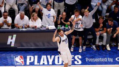 Mavericks’ 3s fall (finally), they handle Warriors in Game 4 to extend series