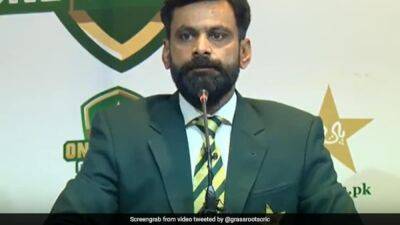 "No Petrol At Station In Lahore, No Cash In ATM," Tweets Ex-Pakistan Cricketer Mohammad Hafeez - sports.ndtv.com - Pakistan -  Lahore