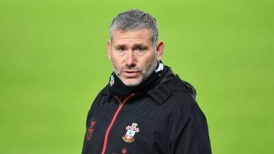 Southampton - Former goalkeeper Kelvin Davis among three coaches to leave Southampton - bt.com