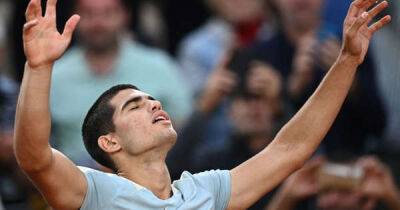 French Open 2022 LIVE: Carlos Alcaraz survives five-set thriller after Emma Raducanu knocked out