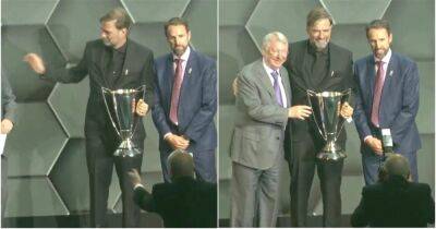 Jurgen Klopp goes viral for wholesome moment with Sir Alex Ferguson after winning award