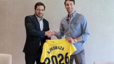 El Villarreal amplía y mejora el contrato de Alfonso Pedraza