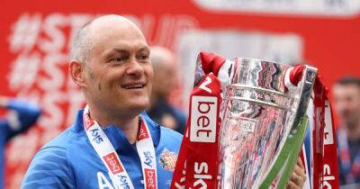 Sunderland cannot afford to lose Alex Neil through complacency - he deserves a new contract