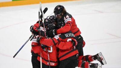 Linus Ullmark - Canada stuns Sweden with OT comeback in quarter-final at men's hockey worlds - cbc.ca - Sweden - France - Finland - Switzerland - Usa - Canada