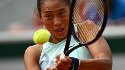 Simona Halep - Patrick Mouratoglou - Mats Wilander - French Open 2022: Simona Halep crashes out in three sets to Chinese teenager Qinwen Zheng - eurosport.com - France - China - Romania