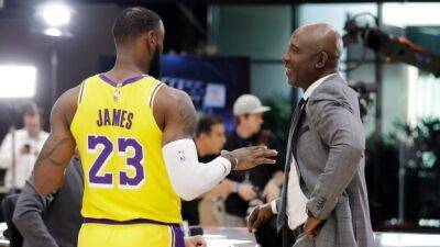 Michael Jordan - Dwight Howard - Bill Russell - Worthy on Lakers: 'It's embarrassing and it's unacceptable' - tsn.ca - Los Angeles - Jordan - state Indiana -  Detroit - state North Carolina