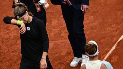 French Open: Heartbreak for tearful Karolina Muchova as injury ends French Open, Amanda Anisimova through