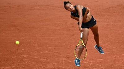 Leylah Fernandez moves on to 4th round at French Open