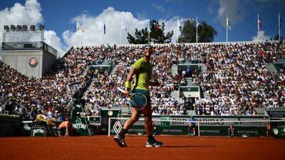 Rafael Nadal, Novak Djokovic Sweep Into French Open Last 16 With Straight-Sets Wins