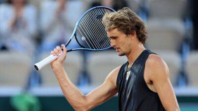 No drama this time as Zverev powers into French Open last 16