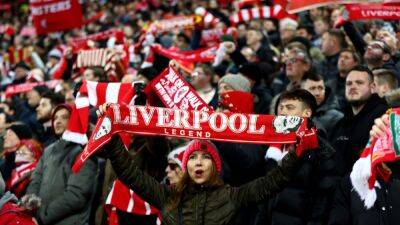 Bill Shankly - ¿Qué otros equipos, además del Liverpool, usan el 'You'll Never Walk Alone' como himno? - en.as.com