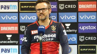 Glenn Maxwell - Jos Buttler - Virat Kohli - Dinesh Karthik - Mike Hesson - Obed Maccoy - Faf Du Plessis - Rajat Patidar - RCB Didn't Rely Only On Retained Players, Build Squad Around Them: Mike Hesson - sports.ndtv.com -  Bangalore