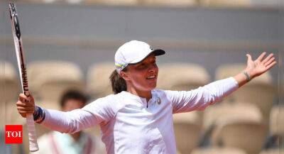 Iga Swiatek into French Open last 16 after stiff test