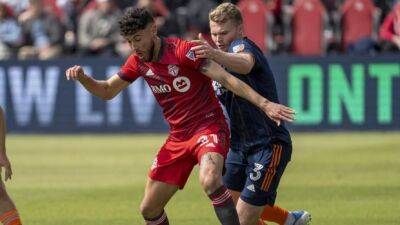 Bob Bradley - Jonathan Osorio - TFC, Chicago Fire meet Saturday with both teams badly in need of points - tsn.ca - Canada -  New York -  Chicago - county Hamilton - county Major - county Canadian - county Early