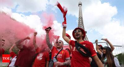 Kenny Dalglish - Tens of thousands of Liverpool fans turn Paris red - timesofindia.indiatimes.com - France - Turkey - London - Ireland -  Paris -  Belfast