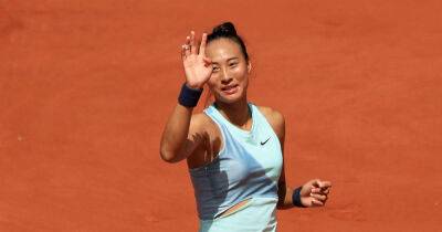 Simona Halep - Iga Swiatek - Roland Garros - Tennis-China's Zheng continues French Open run in city of dreams - msn.com - France - Belgium - Australia - China -  Paris