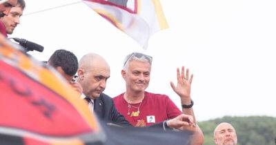 Watch: Jose Mourinho hilariously parks an actual bus at Roma parade
