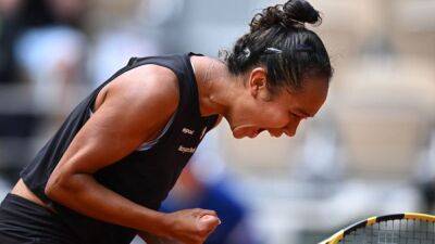 Emma Raducanu - Roland Garros - Amanda Anisimova - Teenager Fernandez tames Anisimova to book first Paris quarters - channelnewsasia.com - France - Usa