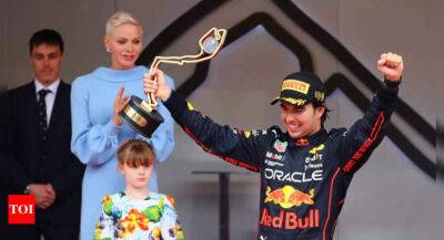 Max Verstappen - Sergio Perez - Charles Leclerc - Carlos Sainz - Sergio Perez wins rain-delayed and red-flagged Monaco GP - timesofindia.indiatimes.com - Mexico - Monaco -  Monaco