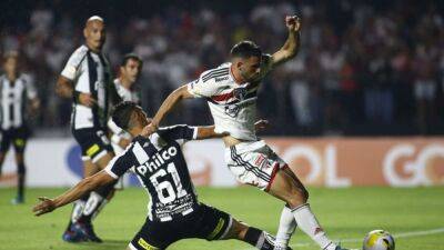 Luciano penalty gives Sao Paulo 2-1 win over Santos