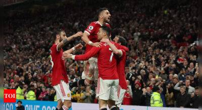 Manchester United back to winning ways with 3-0 victory over Brentford