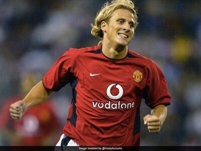 Watch: Manchester United Share Video Of Diego Forlan Scoring Directly From Corner