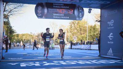 Los 4 Squads de YoPRO cruzan la meta del Maratón de Madrid - en.as.com - Madrid
