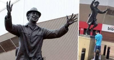 Newcastle fan arrested for urinating on statue of Sunderland legend Bob Stokoe - msn.com