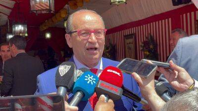 SEVILLA Castro: "No hay ningún debate en el club con Lopetegui" - en.as.com