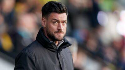 Charlton announce the departure of manager Johnnie Jackson