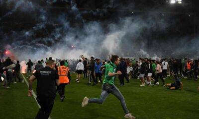 European roundup: Fans storm pitch after Auxerre win promotion playoff