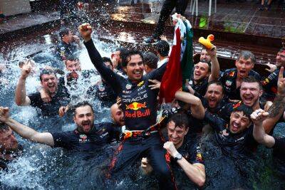 Max Verstappen - Sergio Perez - Carlos Sainz - Monaco GP: Sergio Perez dedicates win to family and country after fine drive - givemesport.com - Monaco -  Monaco