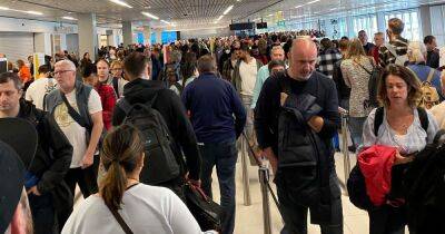 Brits stuck for two hours outside Amsterdam airport due to half term holiday chaos - manchestereveningnews.co.uk - Britain - Manchester -  Amsterdam