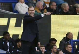 Duncan Ferguson - Carlos Carvalhal - Tony Mowbray - Daniel Farke - “A bit of a risk” – Blackburn Rovers considering 50-year-old for managerial appointment: The Verdict - msn.com