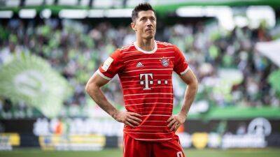 Robert Lewandowsi tells Bayern Munich he wants to leave the club after eight years with the Bundesliga champions