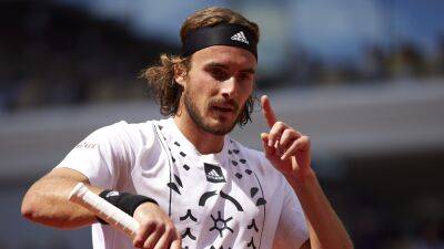 Rafael Nadal - Carlos Alcaraz - Alex Corretja - Lorenzo Musetti - Holger Rune - Backhand changes? Too much pressure? What went wrong for Stefanos Tsitsipas against Holger Rune at French Open? - eurosport.com - France - Greece
