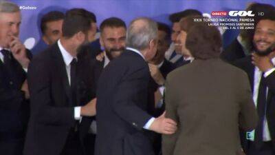 Todos, hasta Ancelotti, muertos de risa hasta que llegó Florentino a decir basta: la broma de Carvajal al alcalde