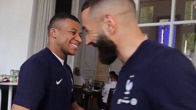 Didier Deschamps - Raphael Varane - Benzema llega a la concentración de Francia - en.as.com - Madrid