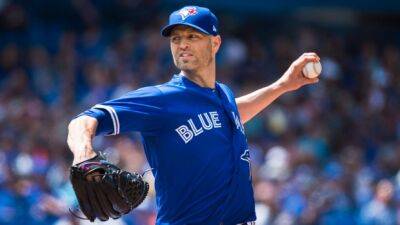 Former Jays P Happ announces retirement